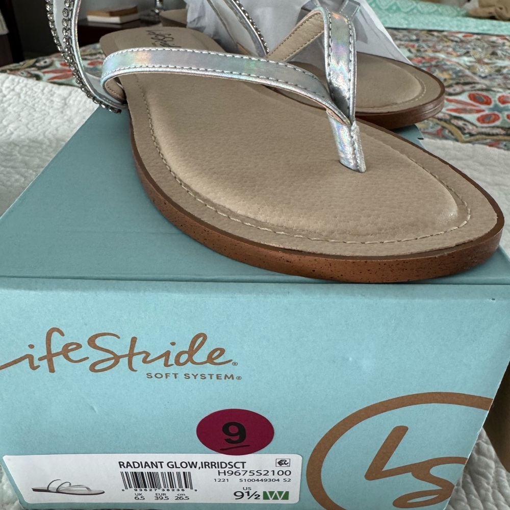 Radiant Glow Womens Faux Leather Slip On Slide Sandals